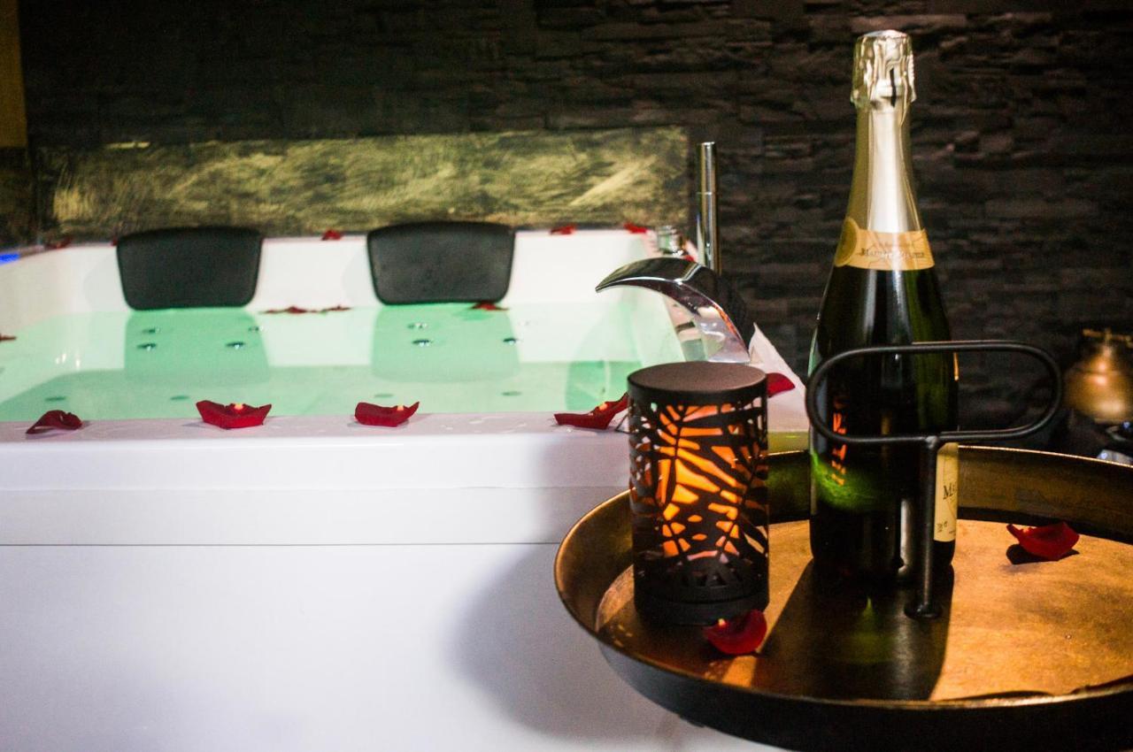 Love Suites & Spa "Le Loft" Avec Jacuzzi Privatif Médis Exteriér fotografie